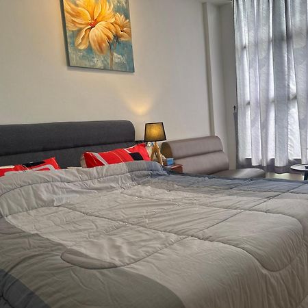 Roxy Apartment Kuching Kültér fotó