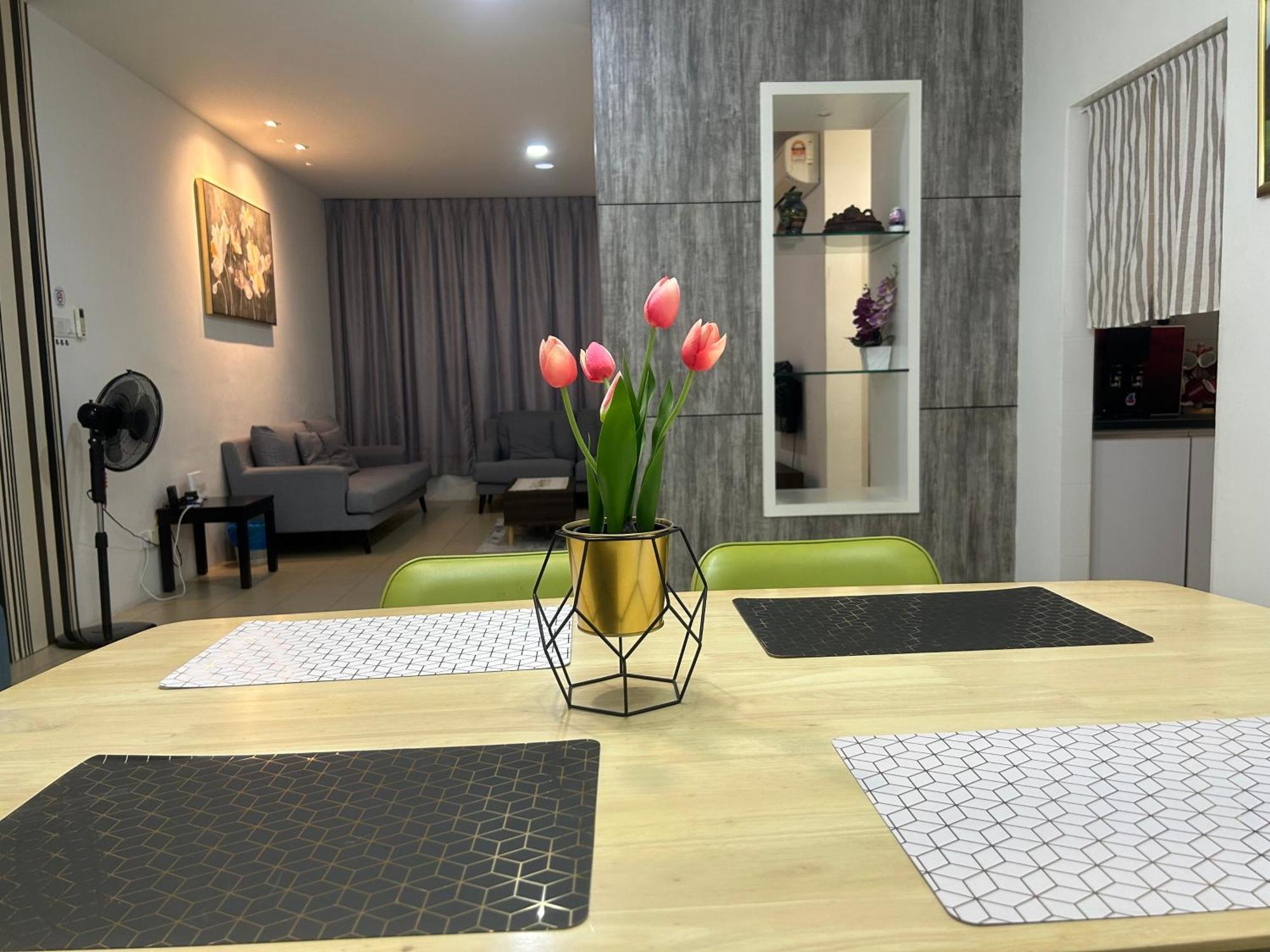 Roxy Apartment Kuching Kültér fotó