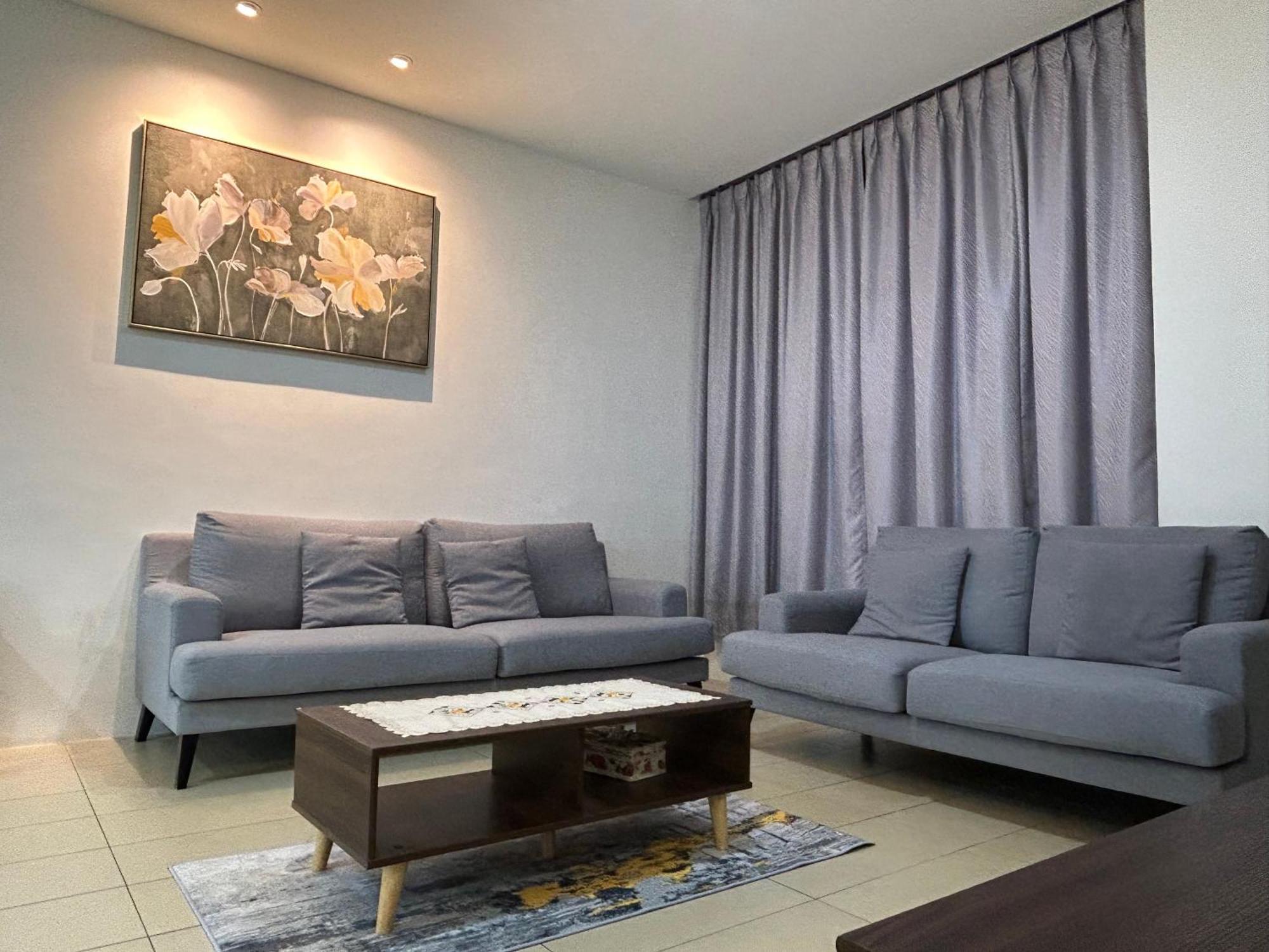 Roxy Apartment Kuching Kültér fotó