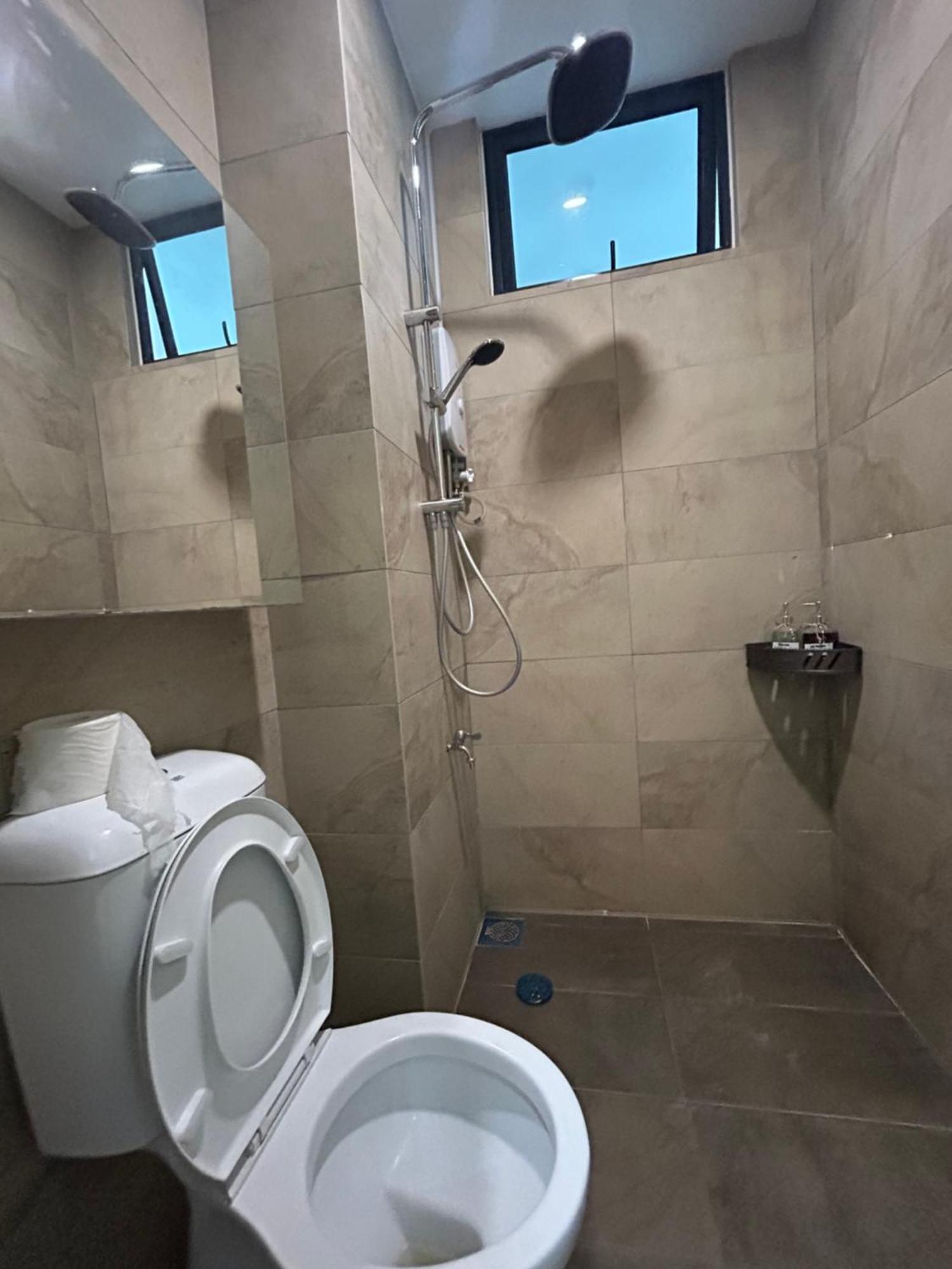 Roxy Apartment Kuching Szoba fotó